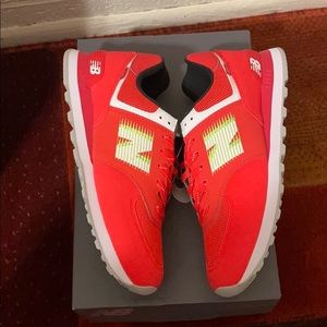 Never worn Men’s New Balance 574